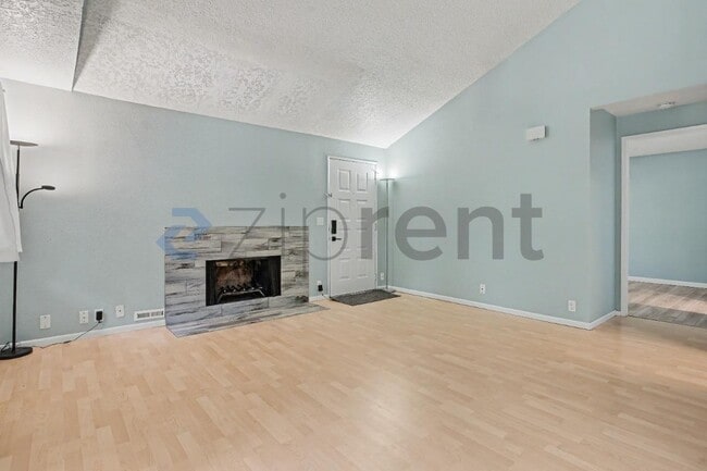 Building Photo - 14511 SW Grayling Ln