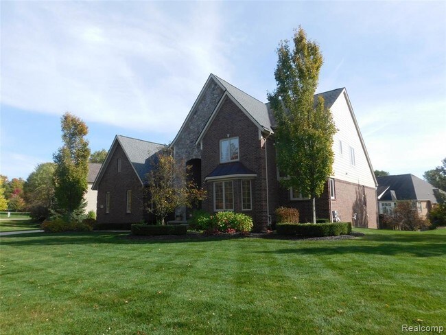 Building Photo - 8532 Chatham Dr