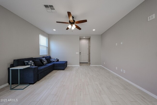 Building Photo - 3813 E Branham Ln
