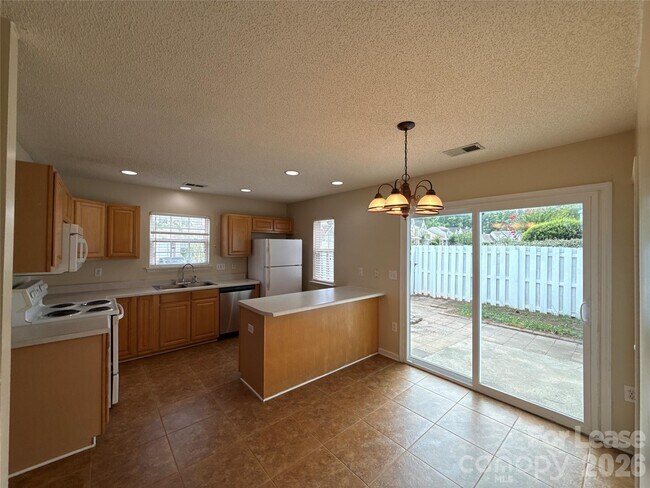 Foto del edificio - 15318 Brynfield Dr