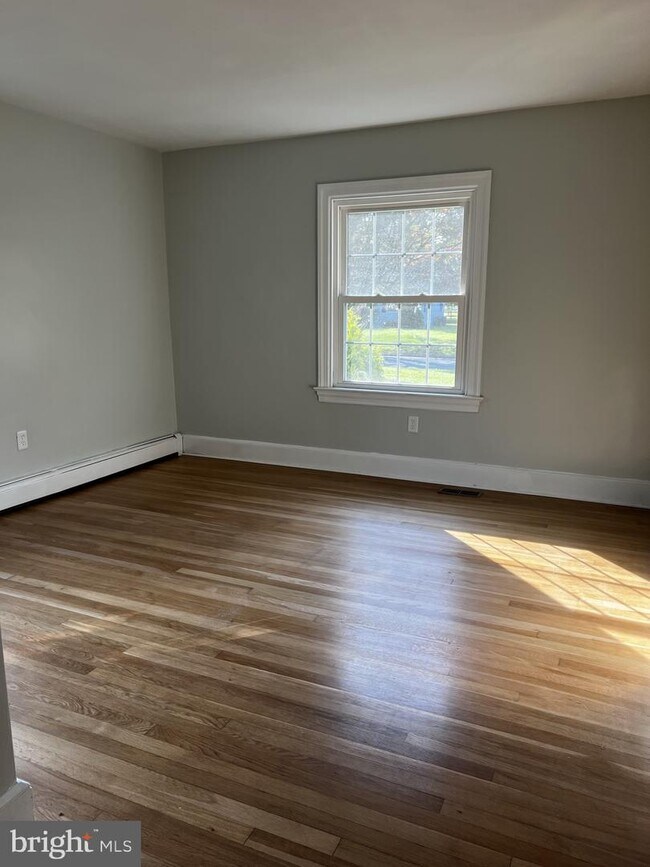 Building Photo - 413 Arbor Pl