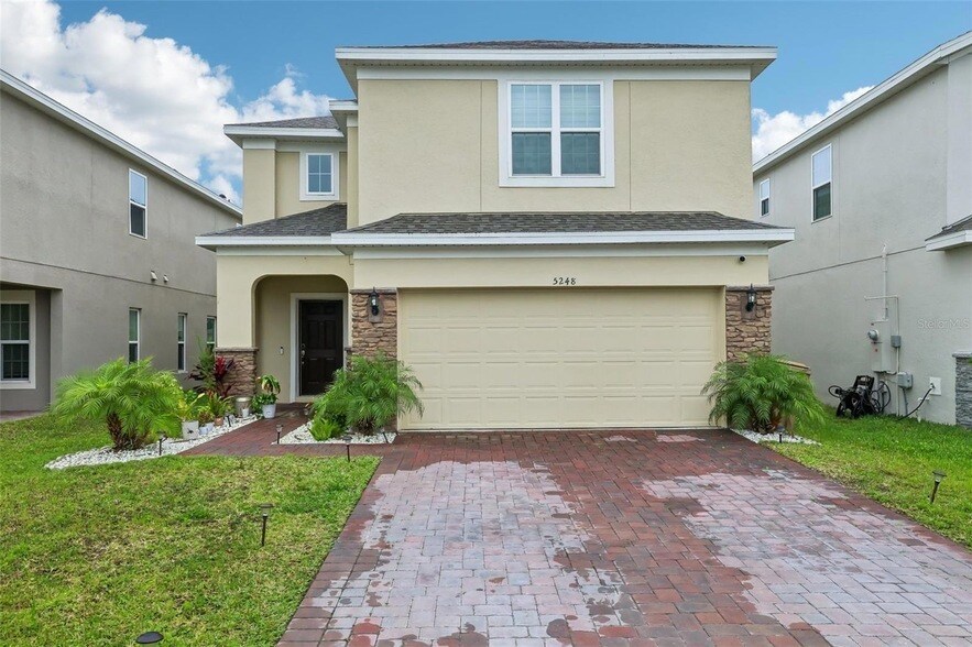 Foto principal - 5248 Royal Point Ave