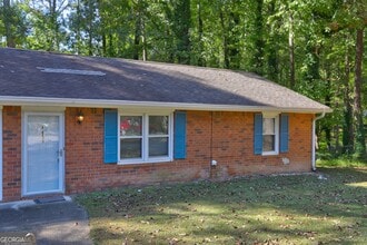 Building Photo - 2233 Davis Rd SW