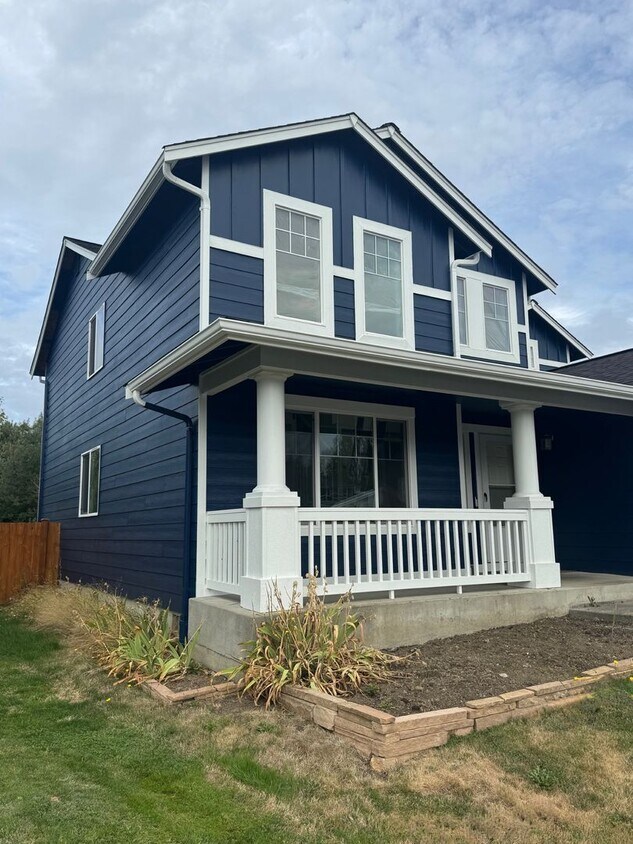 Building Photo - Beautiful 4Bd 2.5Ba home in Blaine!