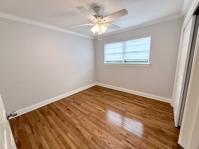 Foto del edificio - MOVE-IN SPECIAL: Beautiful  2BD 1BA, Stand-Alone Apartment in Historic Crown Heights!!!