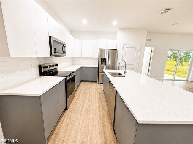 Building Photo - 9011 Penny Cir
