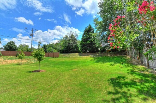 Foto del edificio - Carmel Forest 4br/2.5bth Executive Home