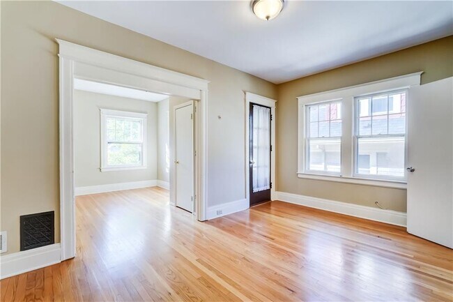 Foto del edificio - 290-296-296 Laburnam Crescent