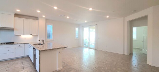 Foto del edificio - Beautiful Single Story Home in 55 + Commun...