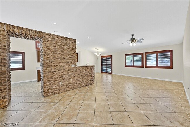 Foto del edificio - 5840 Coconut Creek St
