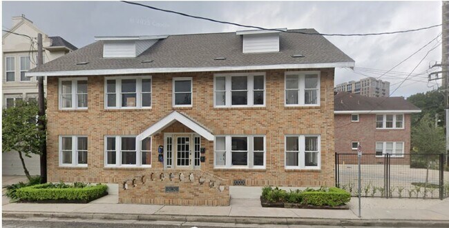 Building Photo - 706 Rosedale St
