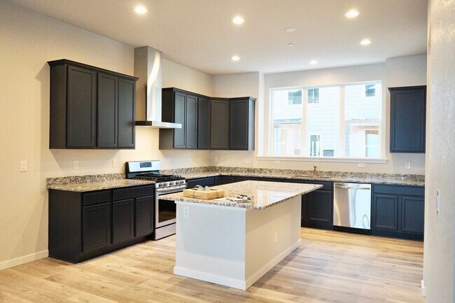 Building Photo - 2261 Buttercup Ln