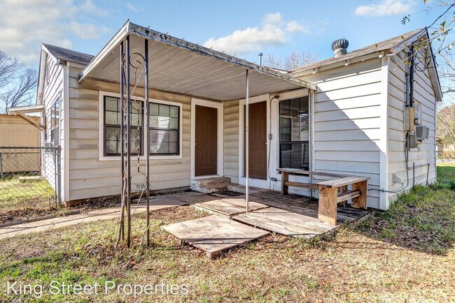 Building Photo - 3 br, 2 bath House - 209 Edge