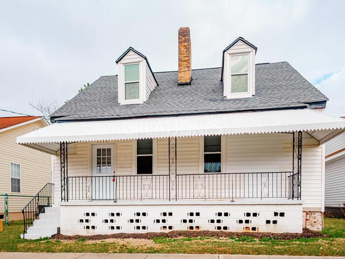 Primary Photo - 1115 Miller St