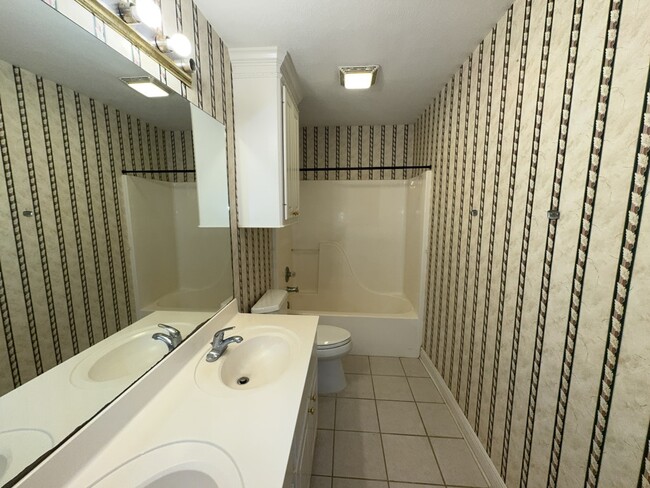 Building Photo - 103 Canter Cove