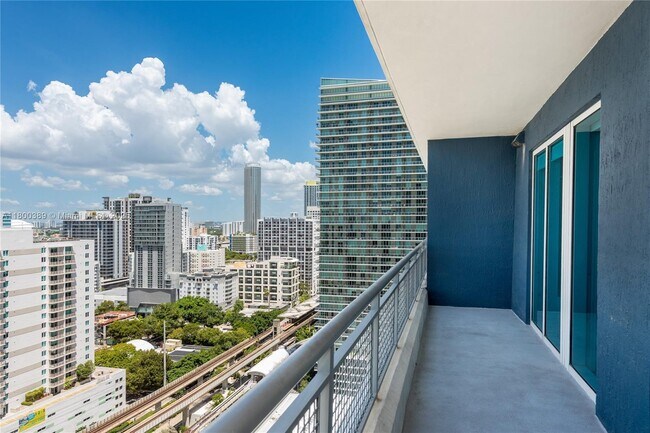 Foto del edificio - 60 SW 13th St