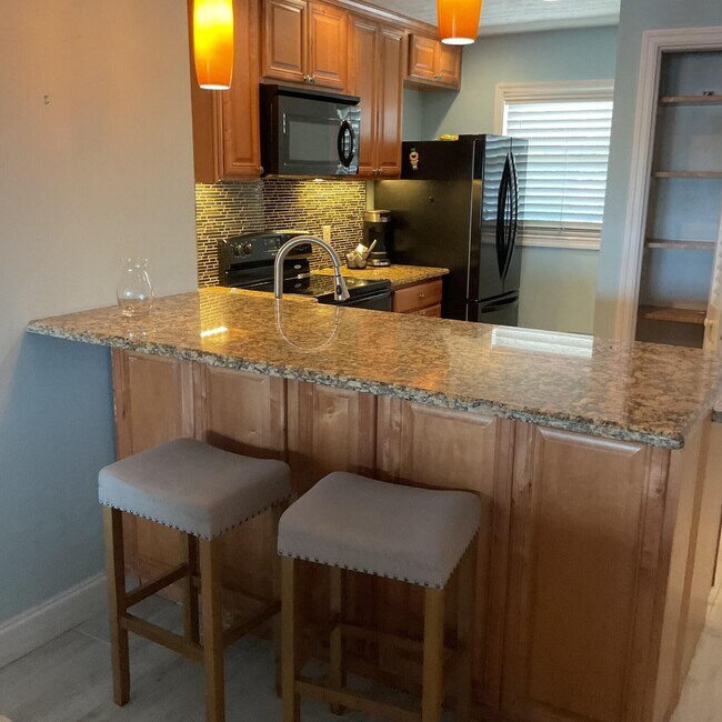 Foto del edificio - 714 Northlake Blvd