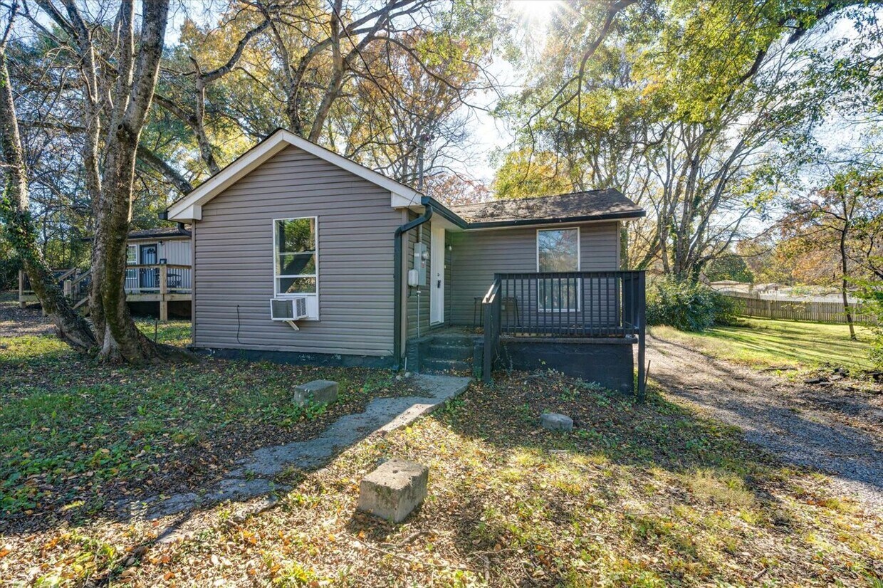 Foto principal - 6110 Walden Ave