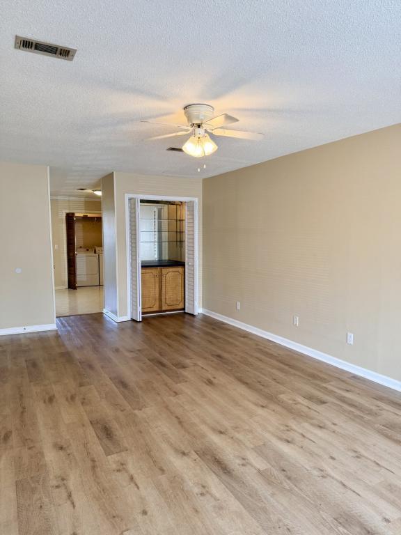 Foto del edificio - 126 Brian Ct