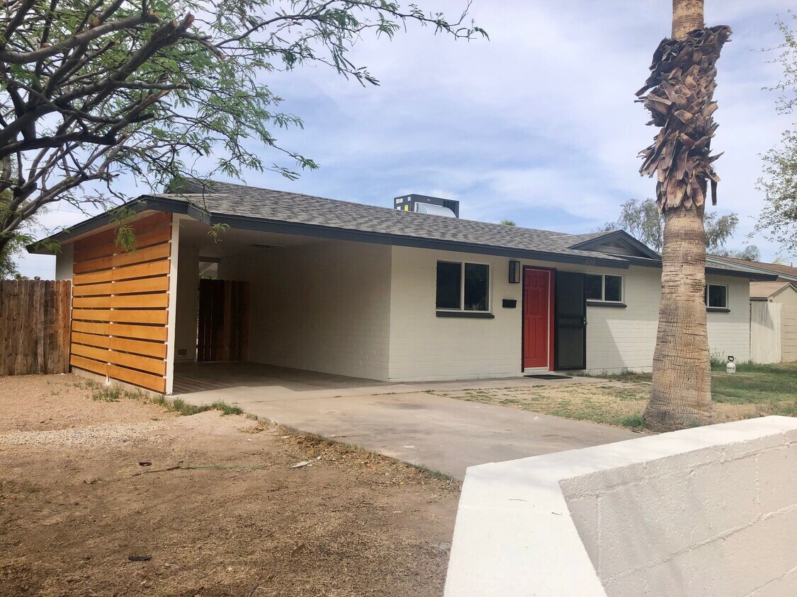 Foto principal - 738 W 13th St