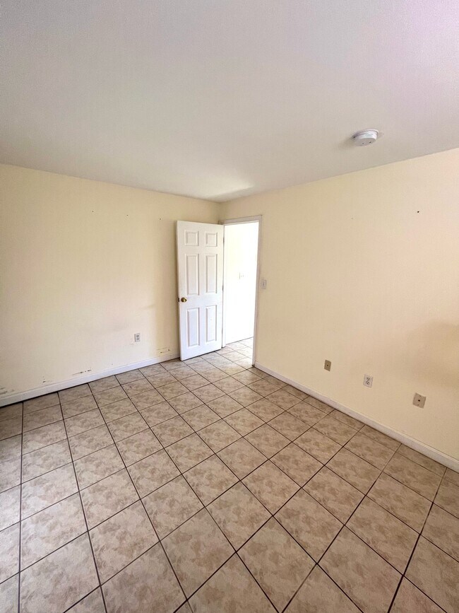 Bedroom - 62 Gage Ave