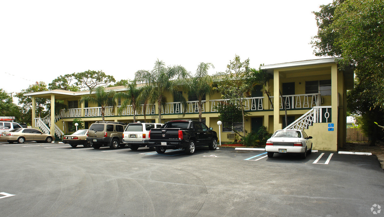 Building Photo - Sun Coast Apartments