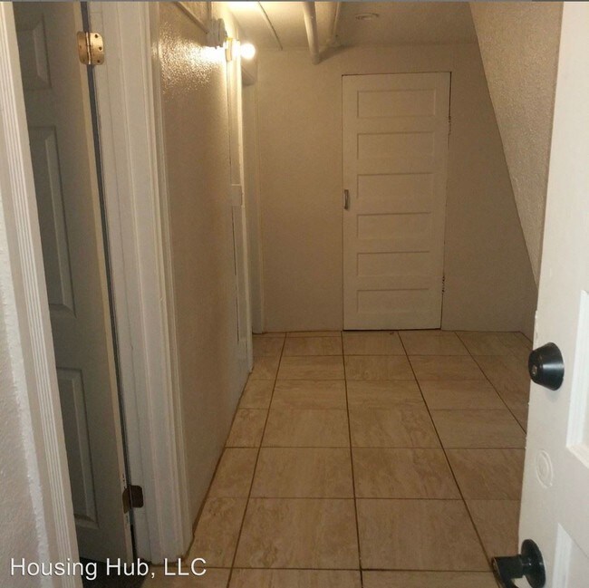 Foto del edificio - 693 Wilson Ave