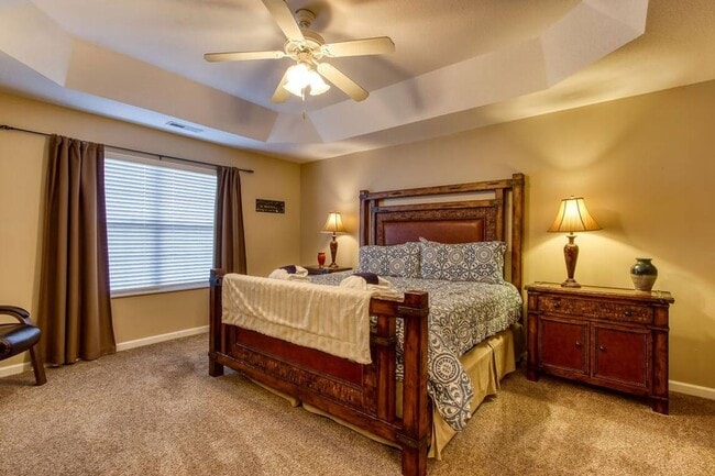 Foto del edificio - FULLY FURNISHED!!! GREAT FOR CORPORATE HOUSING!!!!