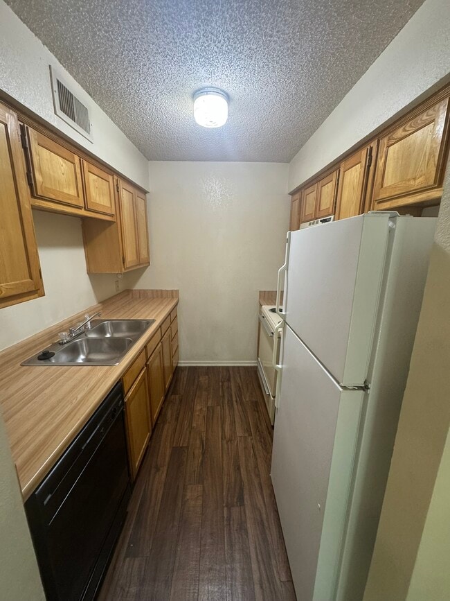 Kitchen - Haleigh Village I & II