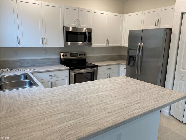 Foto del edificio - 3 br, 2.5 bath House - 21420 NE 2nd Path #...