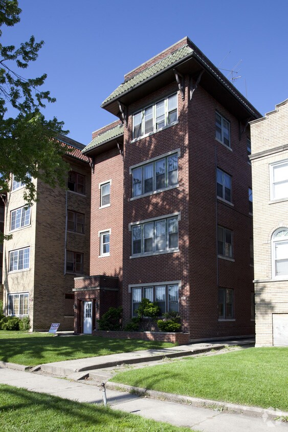 Primary Photo - 3538 Washington St