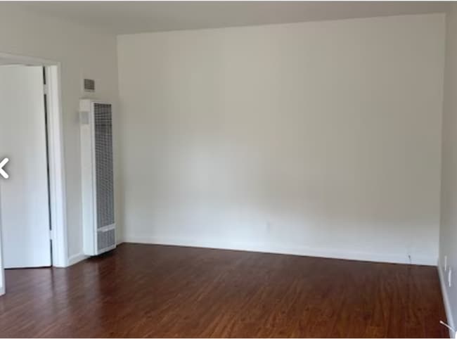Building Photo - 3834 Mentone Ave