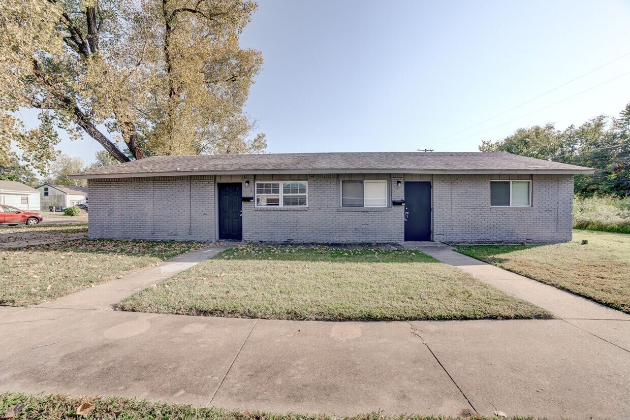Primary Photo - 1314 N Irvington Ave