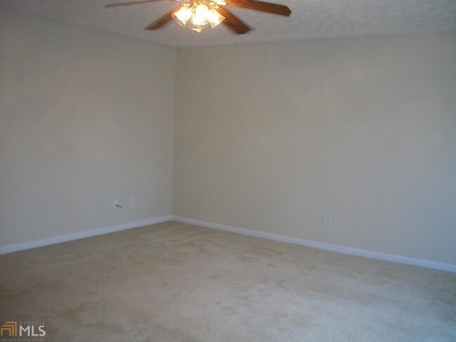 Building Photo - 5587 Strathmoor Manor Cir