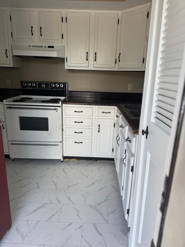 Primary Photo - 302 E Mefford St