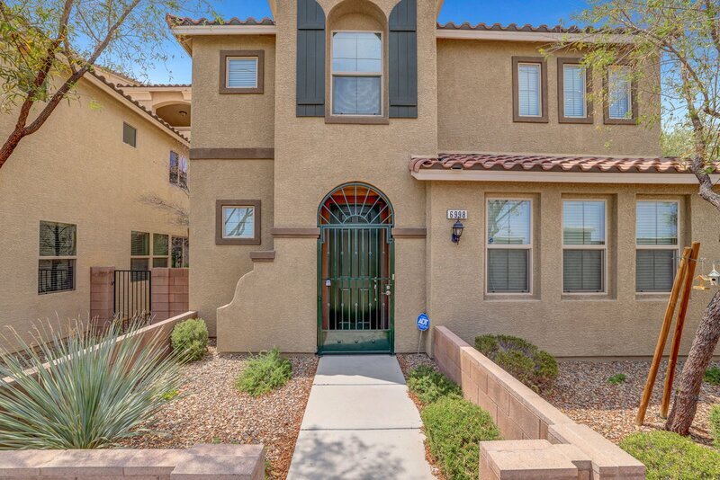 Foto principal - 6998 Castle Mountain Avenue