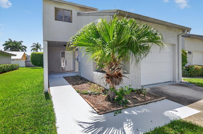 Foto del edificio - 6730 Canary Palm Cir