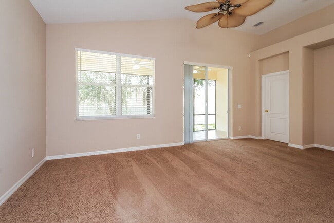 Foto del edificio - 1792 Old Summerwood Blvd