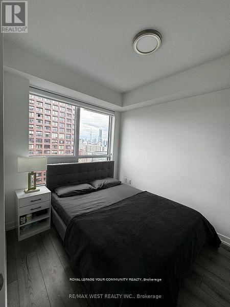 Photo du bâtiment - 395-2395 Bloor St E