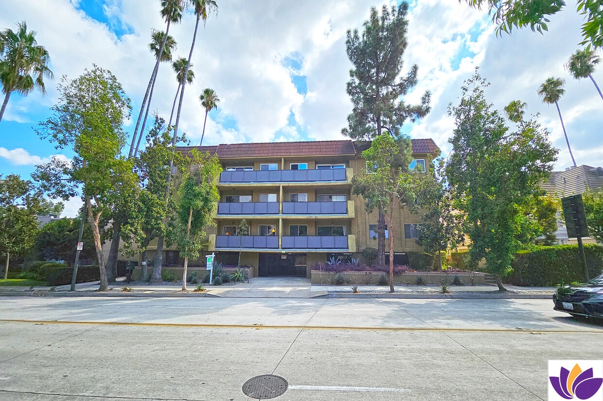 Primary Photo - 382 E California Blvd