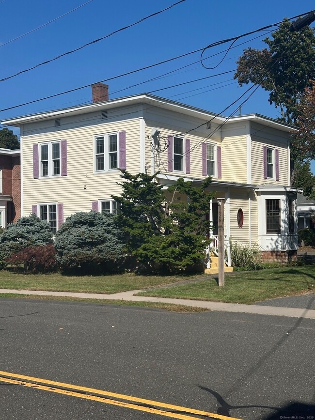 Building Photo - 26 Maple Ave