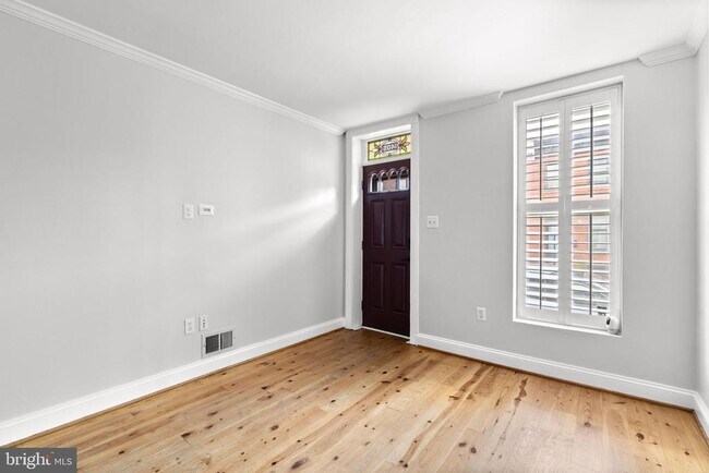 Building Photo - 1405 Reynolds St