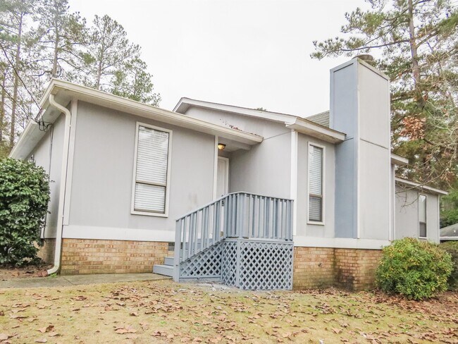 Building Photo - 2945 Bridgeport Dr