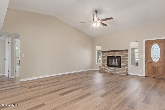 Foto del edificio - 14205 N Westminster Pl