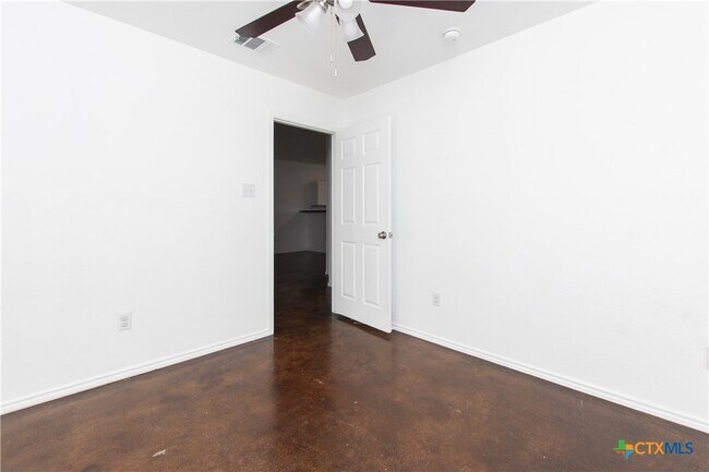 Building Photo - 223 N Mary Jo Dr