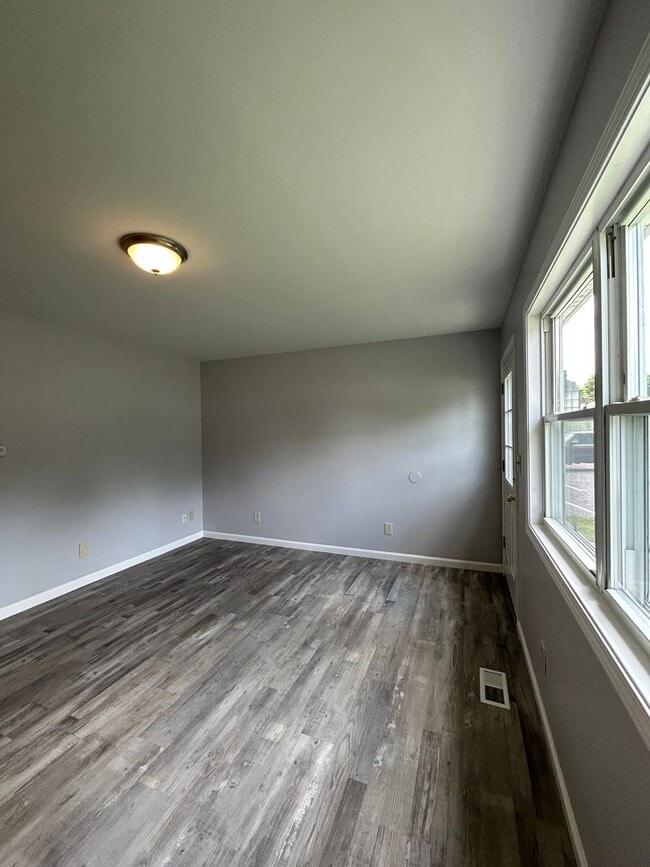 Foto del edificio - Remodeled 2 Bedroom Duplex
