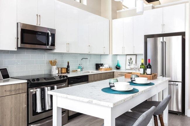 Building Photo - 145 Riverhaven Dr