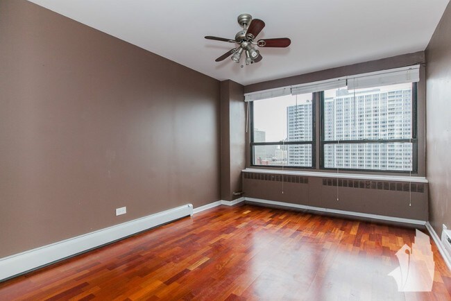 Foto del edificio - 4180 N Marine Dr
