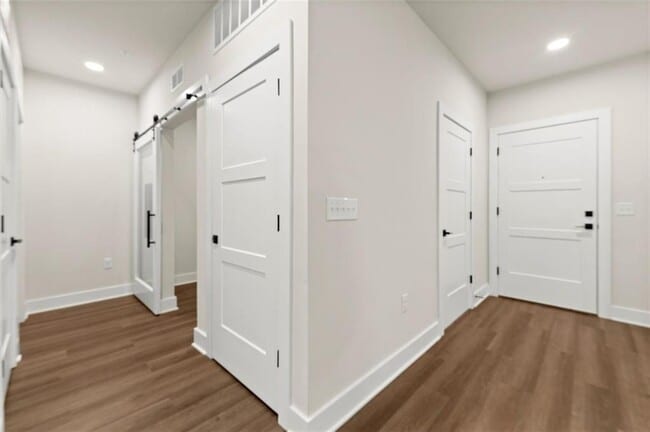 Building Photo - 2648 Sandy Plains Rd