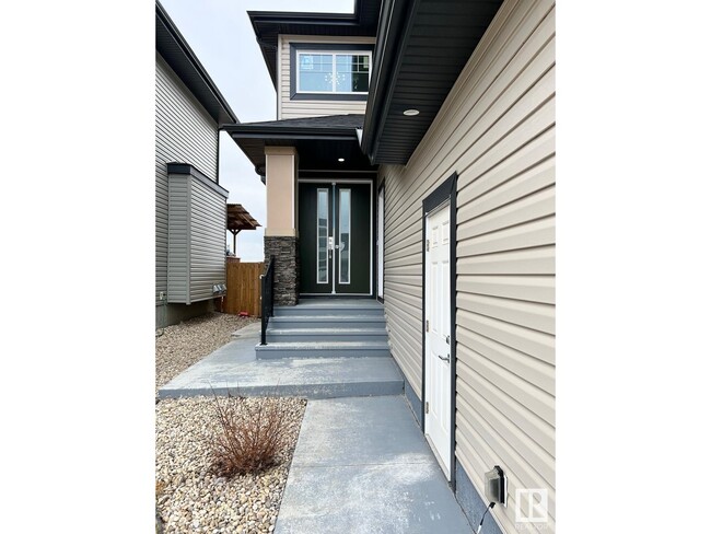 Building Photo - 5820 Pelerin Cres